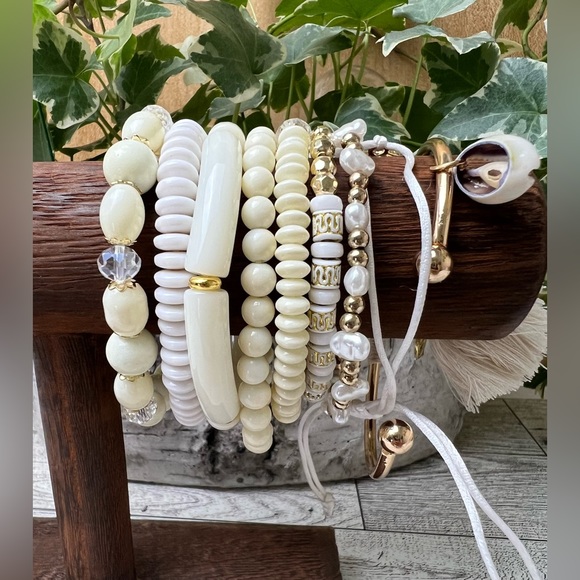 Stylish White & Cream Bead Layered Bracelets Set -Elegant Mixed Bracelets Set - Picture 5 of 10